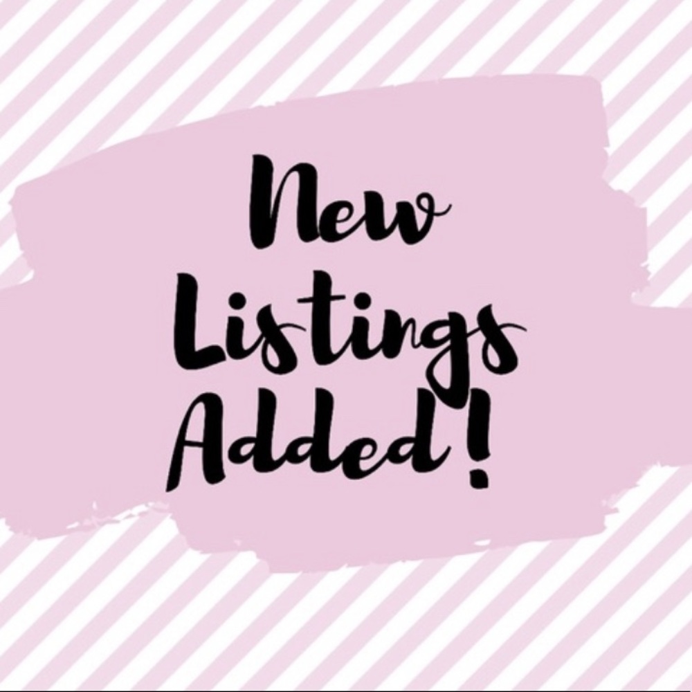 COME CHECK OUT MY CLOSET!!